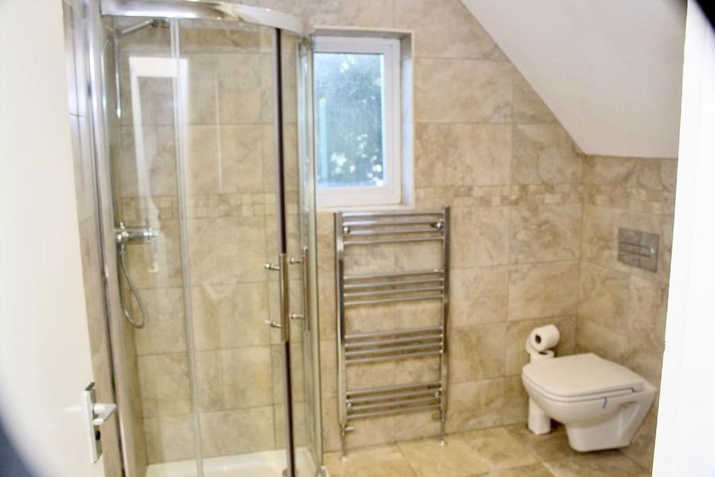 Contractor'S Haven- 4-Bedroom House With Free Parking, Super Fast Wifi, Fran Properties In Aylesbury, Pets Are Welcome! آيْلسبري المظهر الخارجي الصورة