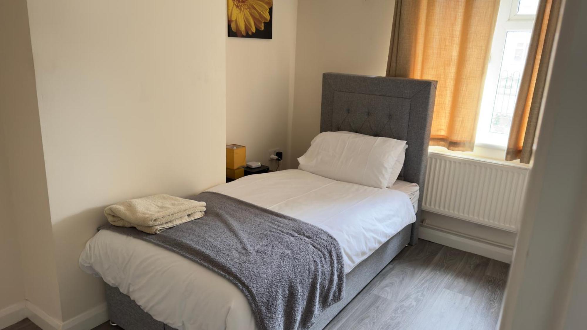 Contractor'S Haven- 4-Bedroom House With Free Parking, Super Fast Wifi, Fran Properties In Aylesbury, Pets Are Welcome! آيْلسبري المظهر الخارجي الصورة