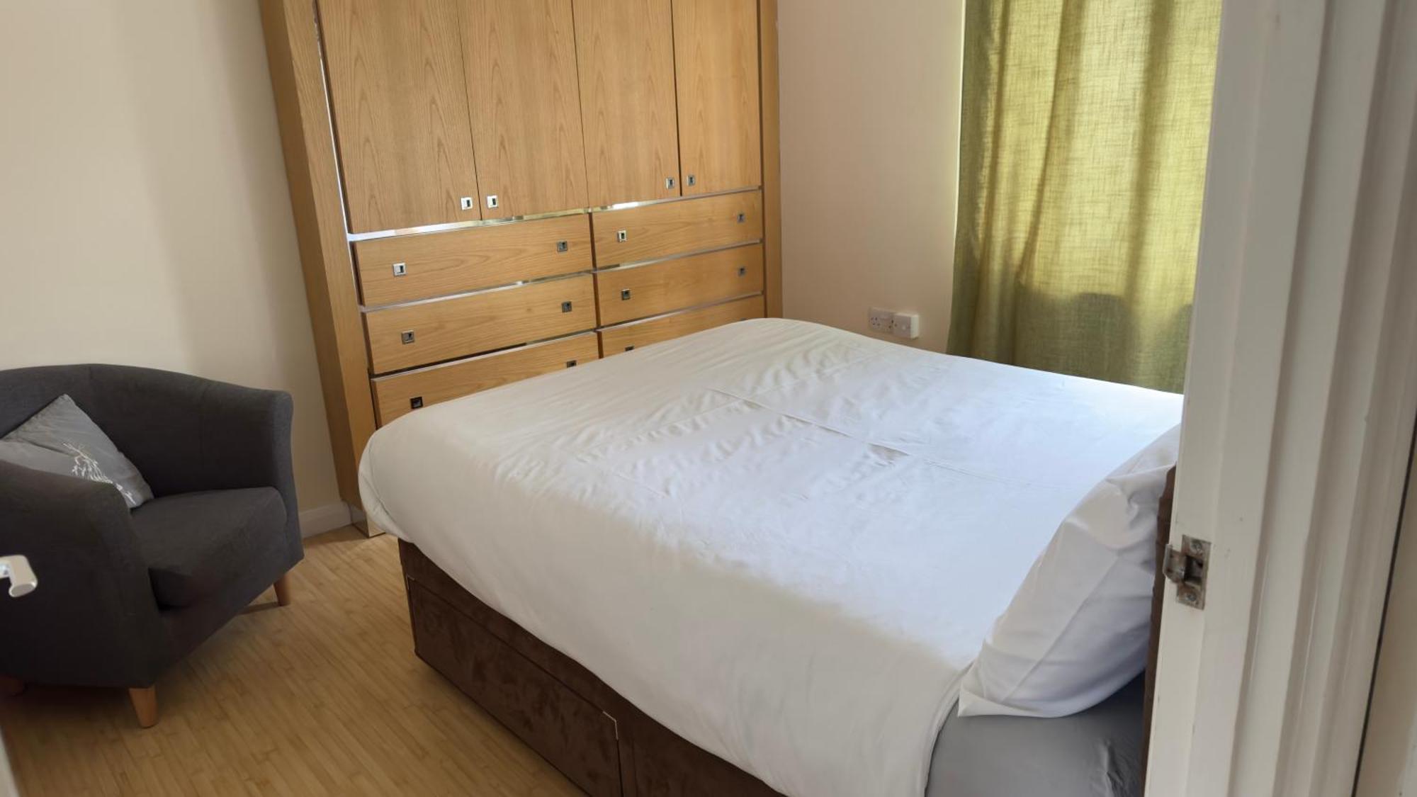 Contractor'S Haven- 4-Bedroom House With Free Parking, Super Fast Wifi, Fran Properties In Aylesbury, Pets Are Welcome! آيْلسبري المظهر الخارجي الصورة